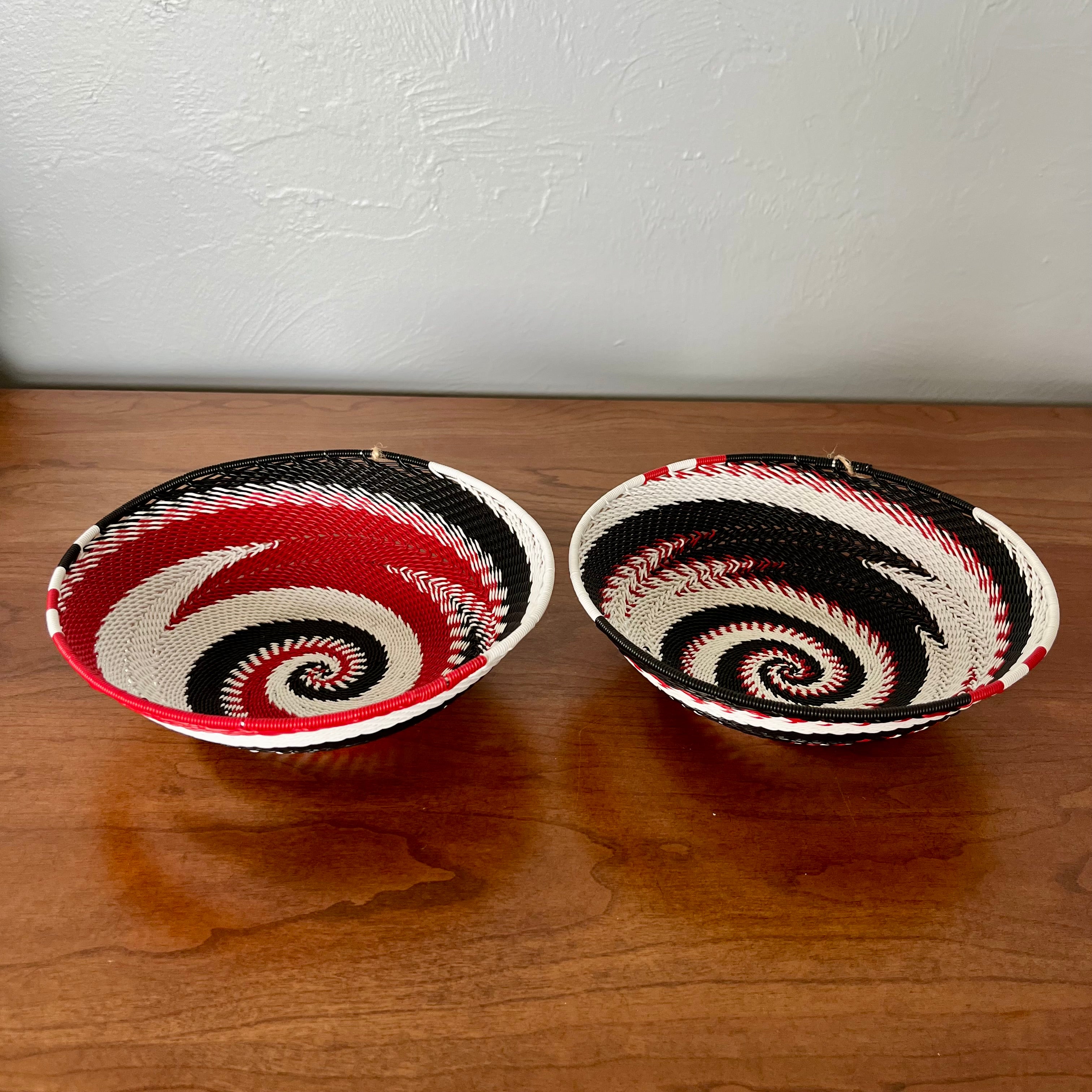 Medium Wire Bowl Pair